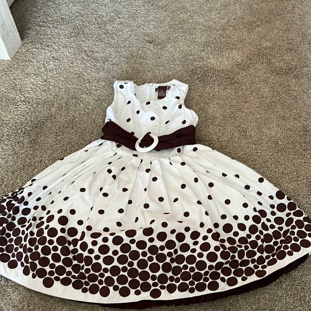 Beautiful Daisy dress size 4